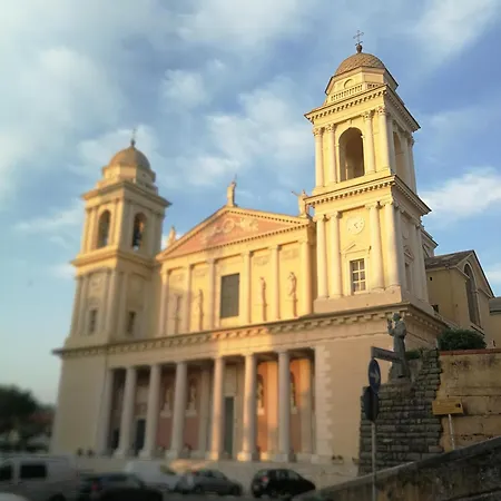 Classic Porto Maurizio Апартаменты Империя